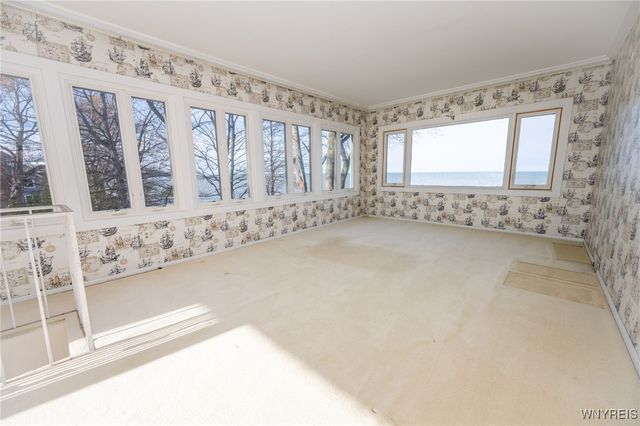 5198 Lake Shore Road, Hamburg, NY 14075