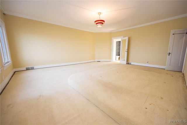 5198 Lake Shore Road, Hamburg, NY 14075