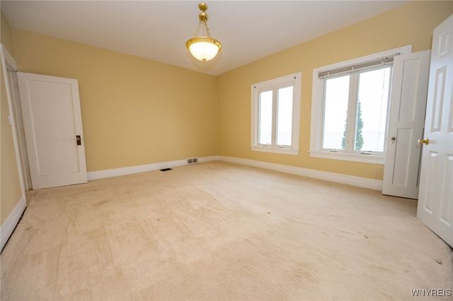 5198 Lake Shore Road, Hamburg, NY 14075