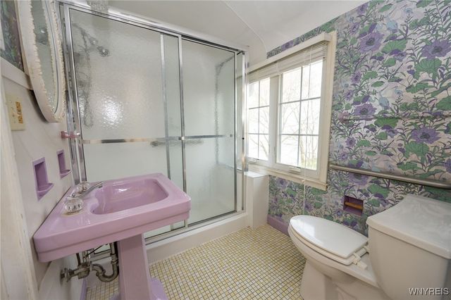 5198 Lake Shore Road, Hamburg, NY 14075