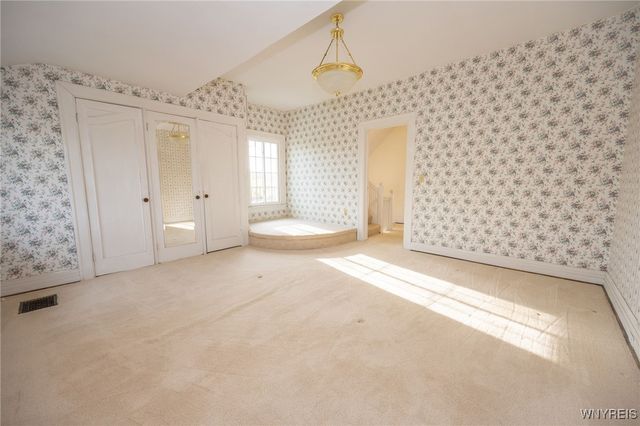 5198 Lake Shore Road, Hamburg, NY 14075