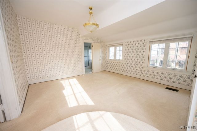 5198 Lake Shore Road, Hamburg, NY 14075