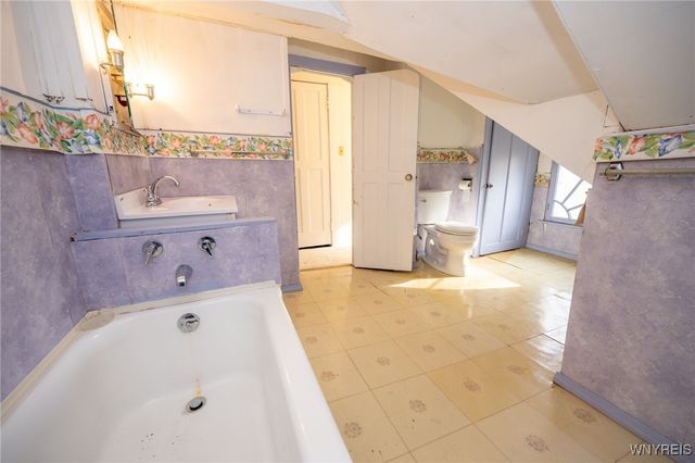 5198 Lake Shore Road, Hamburg, NY 14075