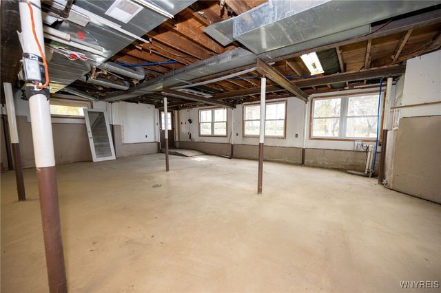 5198 Lake Shore Road, Hamburg, NY 14075