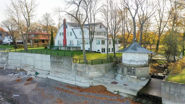 5198 Lake Shore Road, Hamburg, NY 14075