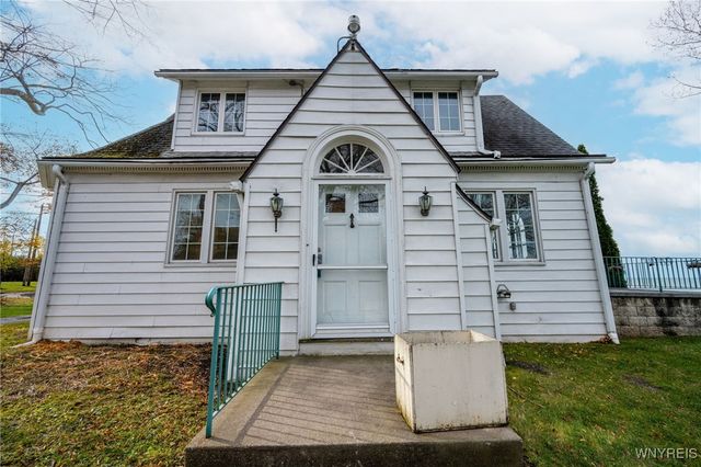 5198 Lake Shore Road, Hamburg, NY 14075