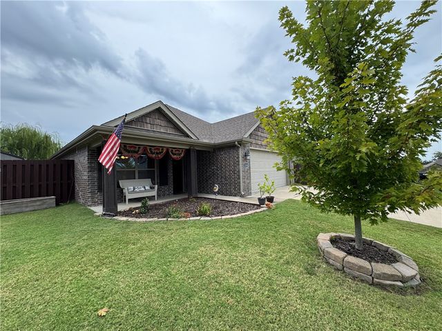 1110 Tulip Street, Centerton, AR 72719