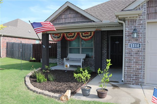 1110 Tulip Street, Centerton, AR 72719