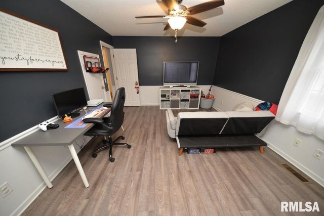 824 McCauley Lane, Mt Vernon, IL 62864