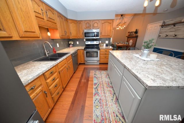 824 McCauley Lane, Mt Vernon, IL 62864