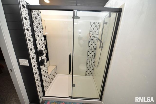 824 McCauley Lane, Mt Vernon, IL 62864