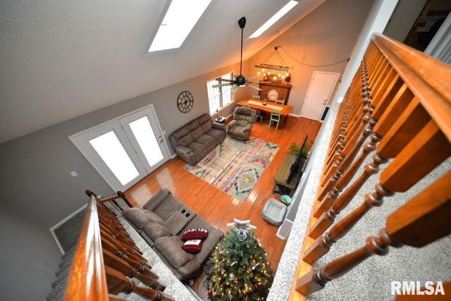 824 McCauley Lane, Mt Vernon, IL 62864