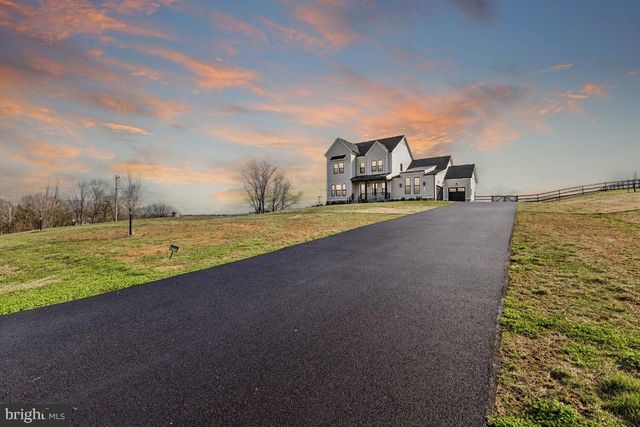 38732 SILVER KING CIR, Waterford, VA 20197