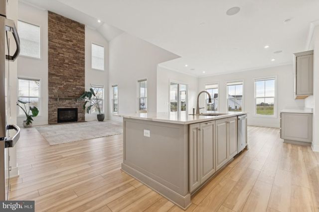 38732 SILVER KING CIR, Waterford, VA 20197