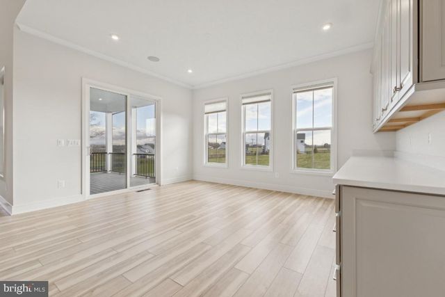 38732 SILVER KING CIR, Waterford, VA 20197