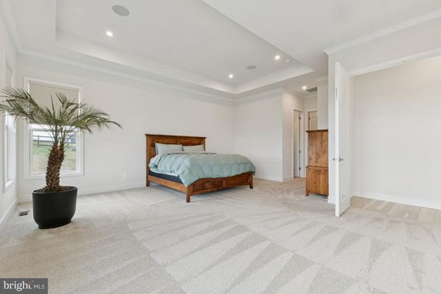 38732 SILVER KING CIR, Waterford, VA 20197