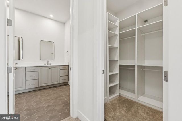 38732 SILVER KING CIR, Waterford, VA 20197