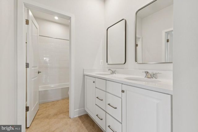 38732 SILVER KING CIR, Waterford, VA 20197