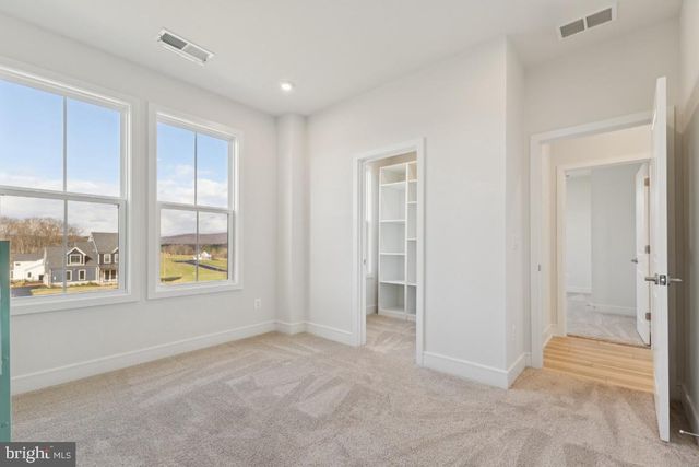 38732 SILVER KING CIR, Waterford, VA 20197