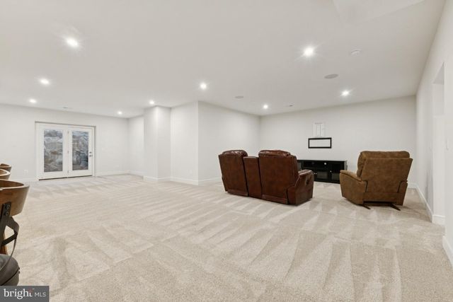 38732 SILVER KING CIR, Waterford, VA 20197