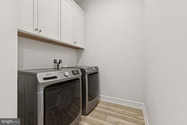 38732 SILVER KING CIR, Waterford, VA 20197