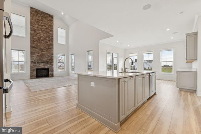 38732 SILVER KING CIR, Waterford, VA 20197