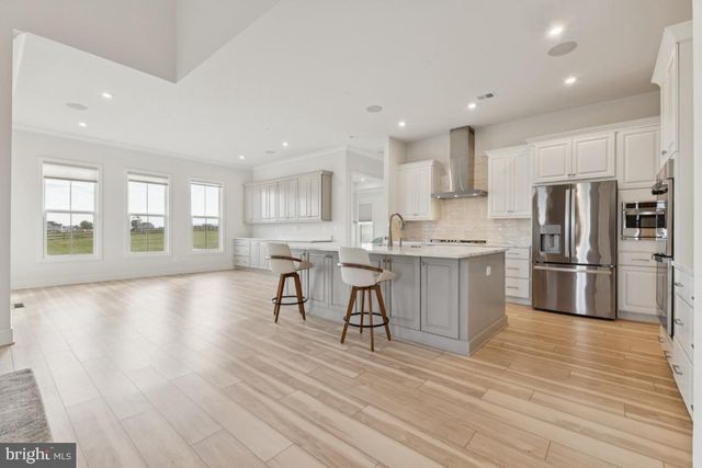 38732 SILVER KING CIR, Waterford, VA 20197