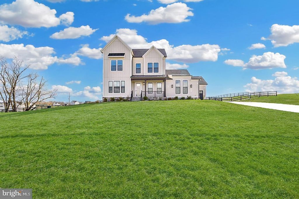 38732 SILVER KING CIR, Waterford, VA 20197