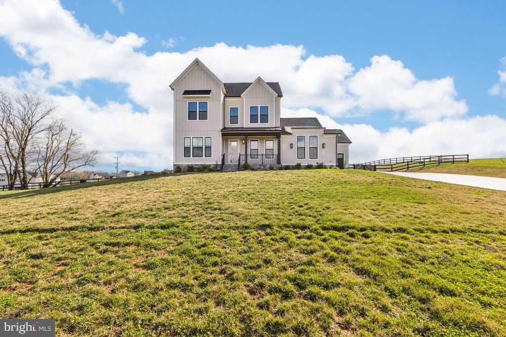 38732 SILVER KING CIR, Waterford, VA 20197
