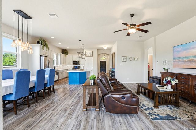 8155 TWO FLS, San Antonio, TX 78255