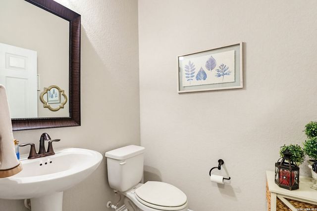 8155 TWO FLS, San Antonio, TX 78255
