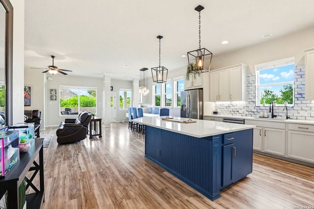 8155 TWO FLS, San Antonio, TX 78255
