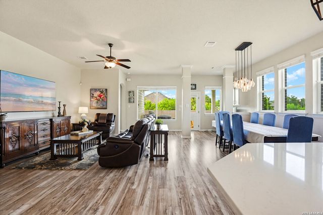 8155 TWO FLS, San Antonio, TX 78255