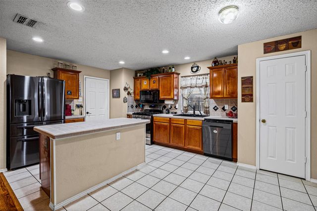 7331 Tree Ridge Court, Fort Worth, TX 76133