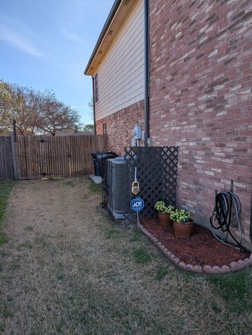 7331 Tree Ridge Court, Fort Worth, TX 76133