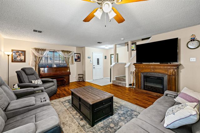 7331 Tree Ridge Court, Fort Worth, TX 76133