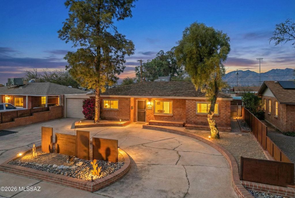 4713 E 9th Street, Tucson, AZ 85711