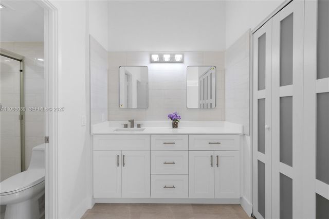 3731 N Country Club Dr 124, Aventura, FL 33180