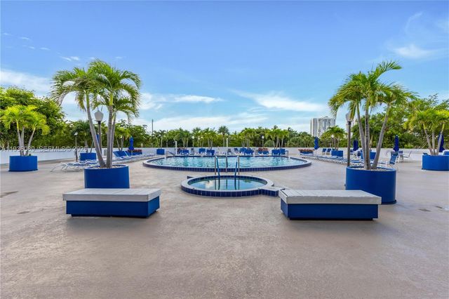 3731 N Country Club Dr 124, Aventura, FL 33180