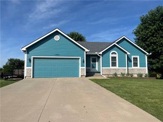 1003 Lisa Court, Baldwin City, KS 66006