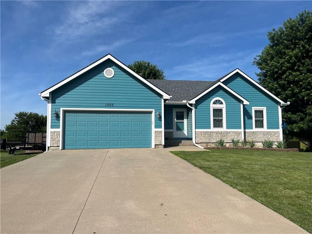 1003 Lisa Court, Baldwin City, KS 66006