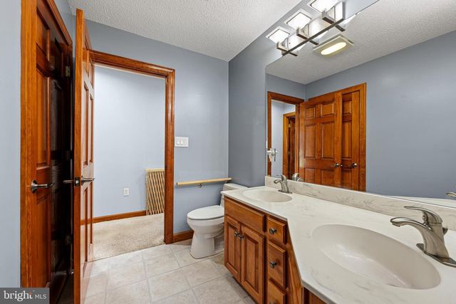 4 HIDDEN HILLS CT, Seaford, DE 19973