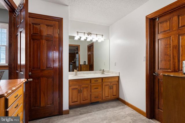 4 HIDDEN HILLS CT, Seaford, DE 19973