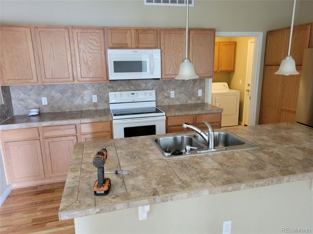 11962 W Long Circle 101, Littleton, CO 80127