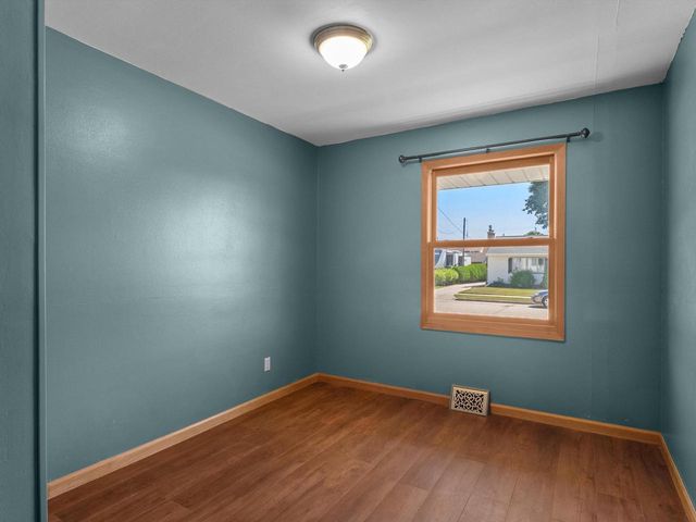 1526 S 24th STREET, Manitowoc, WI 54220