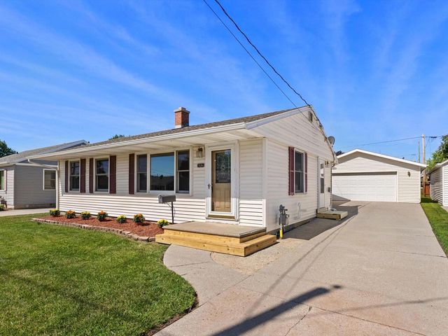 1526 S 24th STREET, Manitowoc, WI 54220