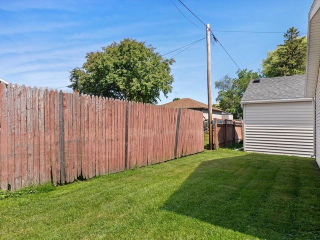 1526 S 24th STREET, Manitowoc, WI 54220