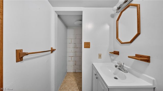 20648 Donny Brook Road, Maple Heights, OH 44137