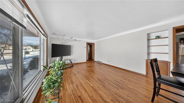 20648 Donny Brook Road, Maple Heights, OH 44137