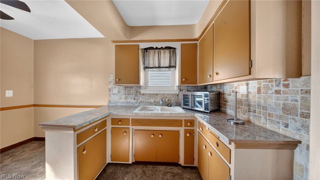 20648 Donny Brook Road, Maple Heights, OH 44137